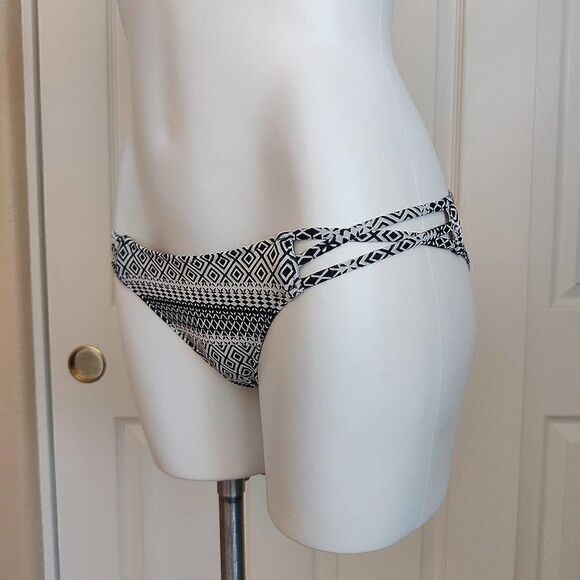 Pair of Victoria's Secret The Strappy Cheeky bikini bottoms sz S - Picture 8 of 13